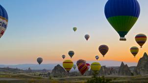 daniela-cuevas-zdIU7W5G5Ts-unsplash