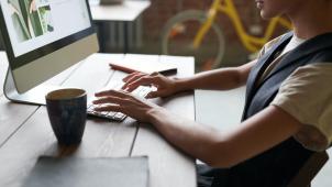 pexels-fauxels-3183152