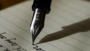 aaron-burden-y02jEX_B0O0-unsplash