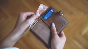 pexels-emil-kalibradov-7085769