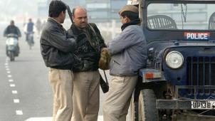 000_HKG2004011973171