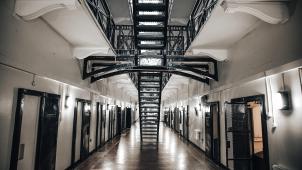 tom-blackout-LJp0F9Icjlc-unsplash